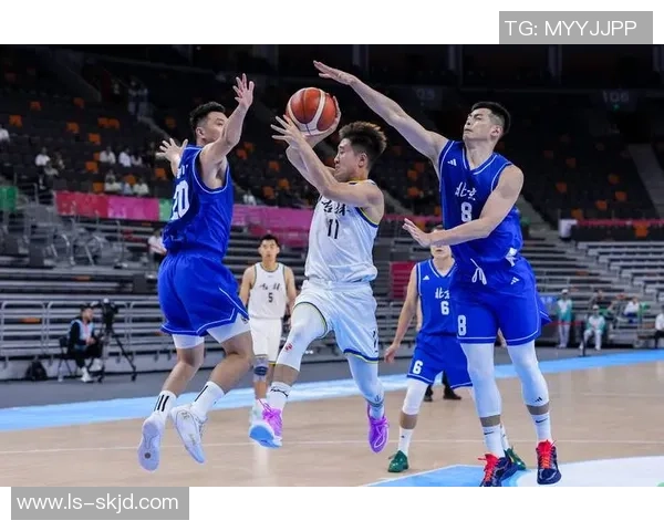 赛后分析:北京篮球队与深圳篮球队的战术配合与表现评估 赛后分析:北京篮球队与深圳篮球队的战术配合与表现评估