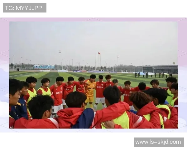 足球明星为学子加油助威中考拼搏勇创佳绩