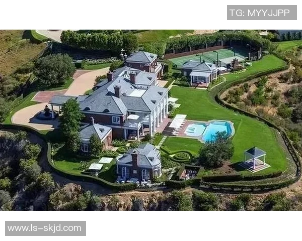 足球明星们的豪宅揭秘:奢华生活背后的故事与设计理念 足球明星们的豪宅揭秘:奢华生活背后的故事与设计理念